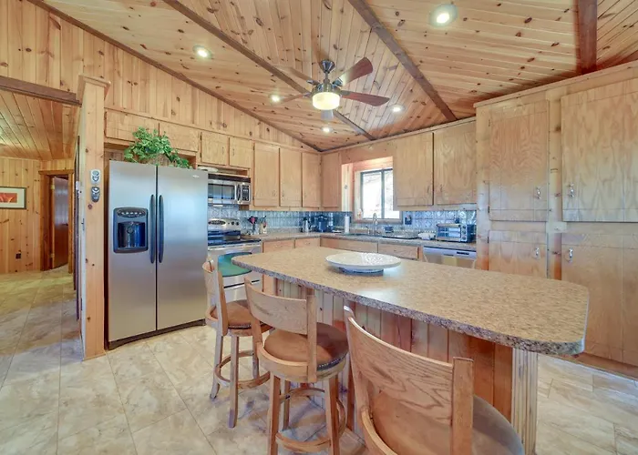 With Deck Near Hiking, Fishing And More! 3* Payson