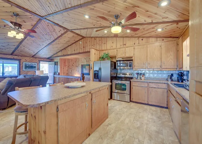 Hotel With Deck Near Hiking, Fishing And More! Payson